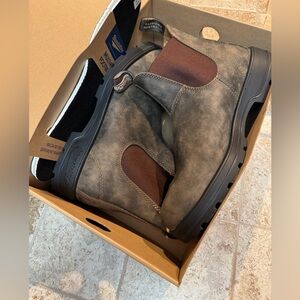 Men’s Blundstone boots, model #585. Rustic Brown. Size US 9.5 (AU/UK 8.5)